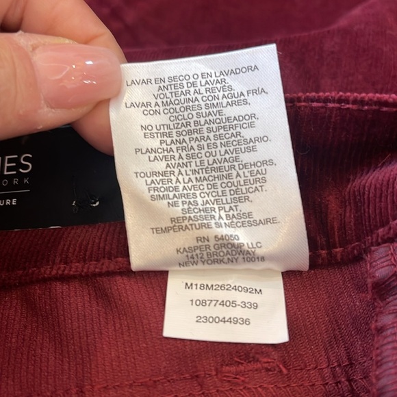 NWT Jones New York Burgundy Corduroy Trouser Skinny Leg Size 8 - Picture 8 of 8